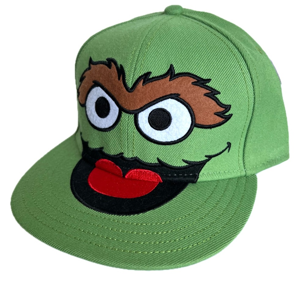 Sesame Street Oscar Eyes Green Flat Brim Hat Fitted Sz 7 3/8 Trucker Cap New NWT